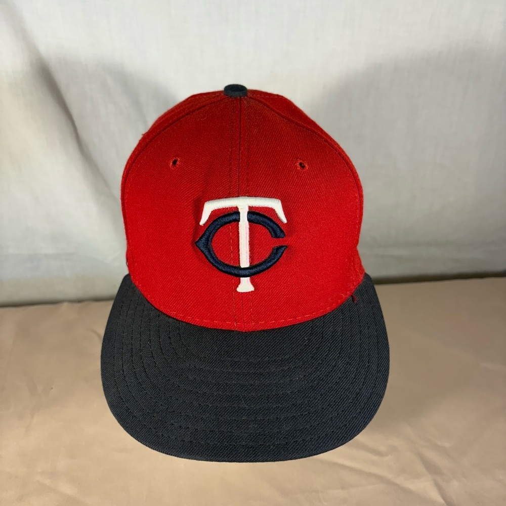 New Era 59 Fifty Red and Black MinnesotaTwins Baseball Cap fitted size 7 1/8
